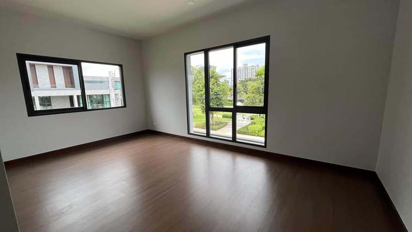 House with Shared Pool in Bangnatrad 